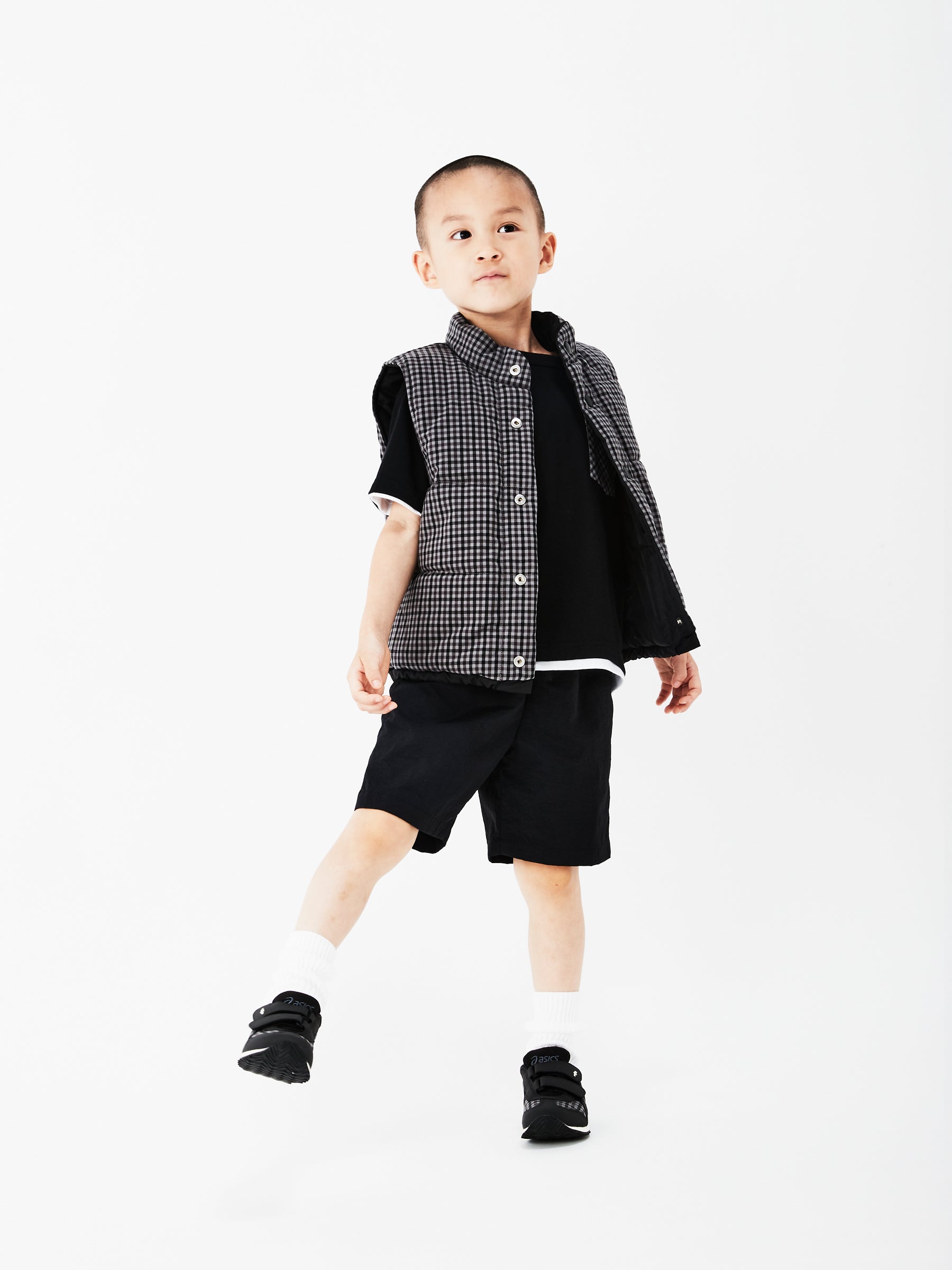 スニーカー〈アシックス × familiar〉