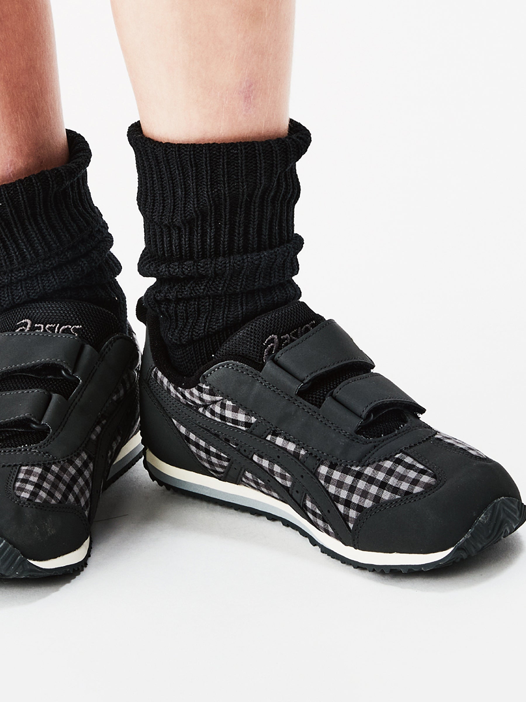 スニーカー〈アシックス × familiar〉