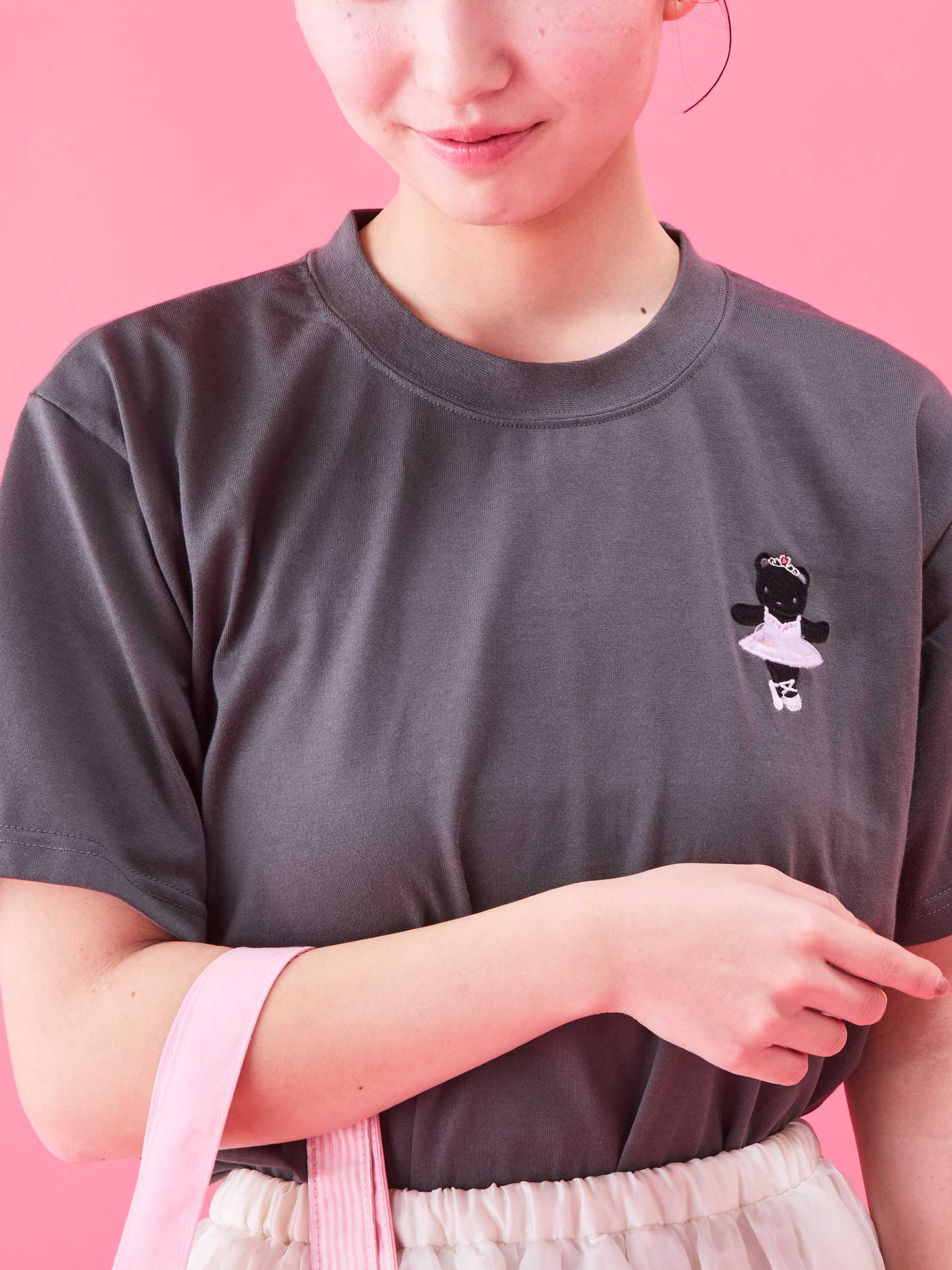 Tシャツ〈Chacott × familiar〉