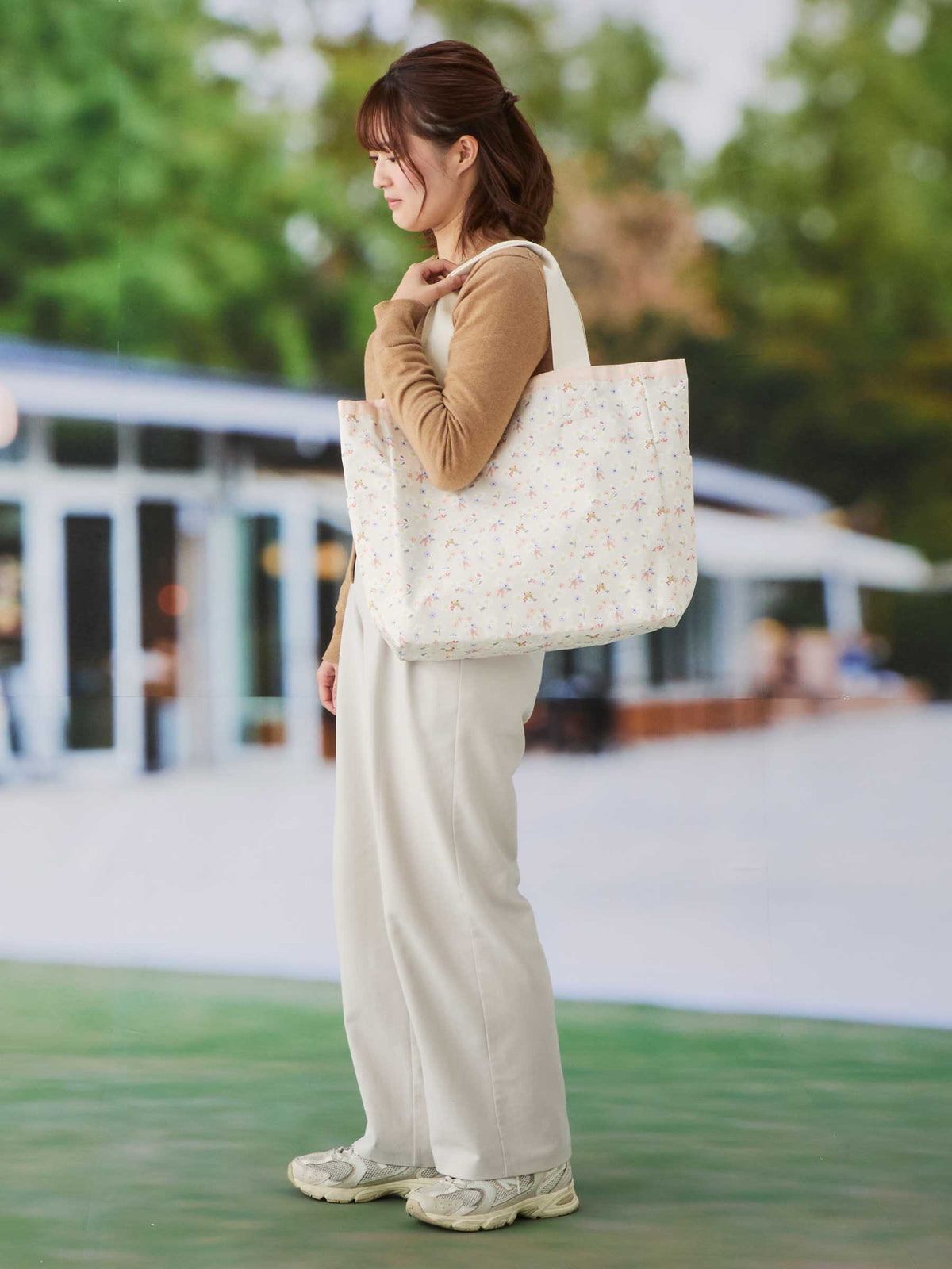 リバーシブルトートバッグ〈LeSportsac × familiar〉