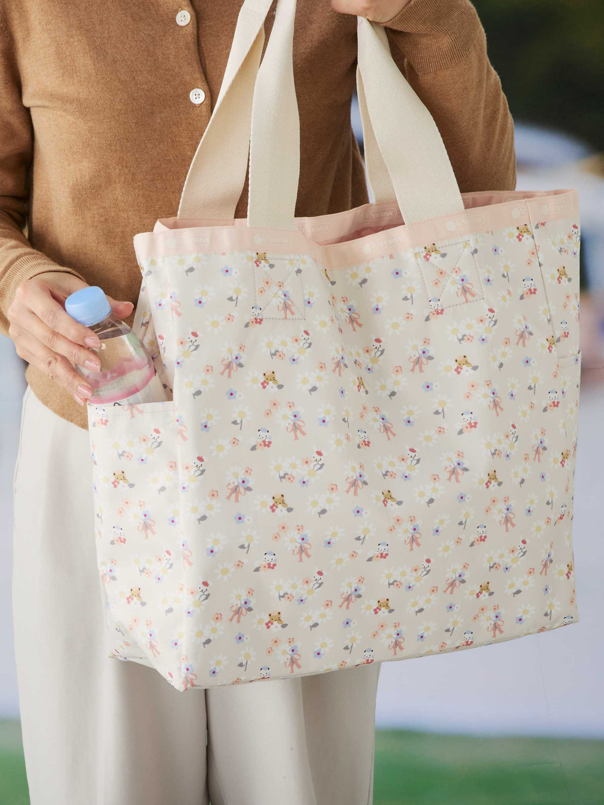 リバーシブルトートバッグ〈LeSportsac × familiar〉