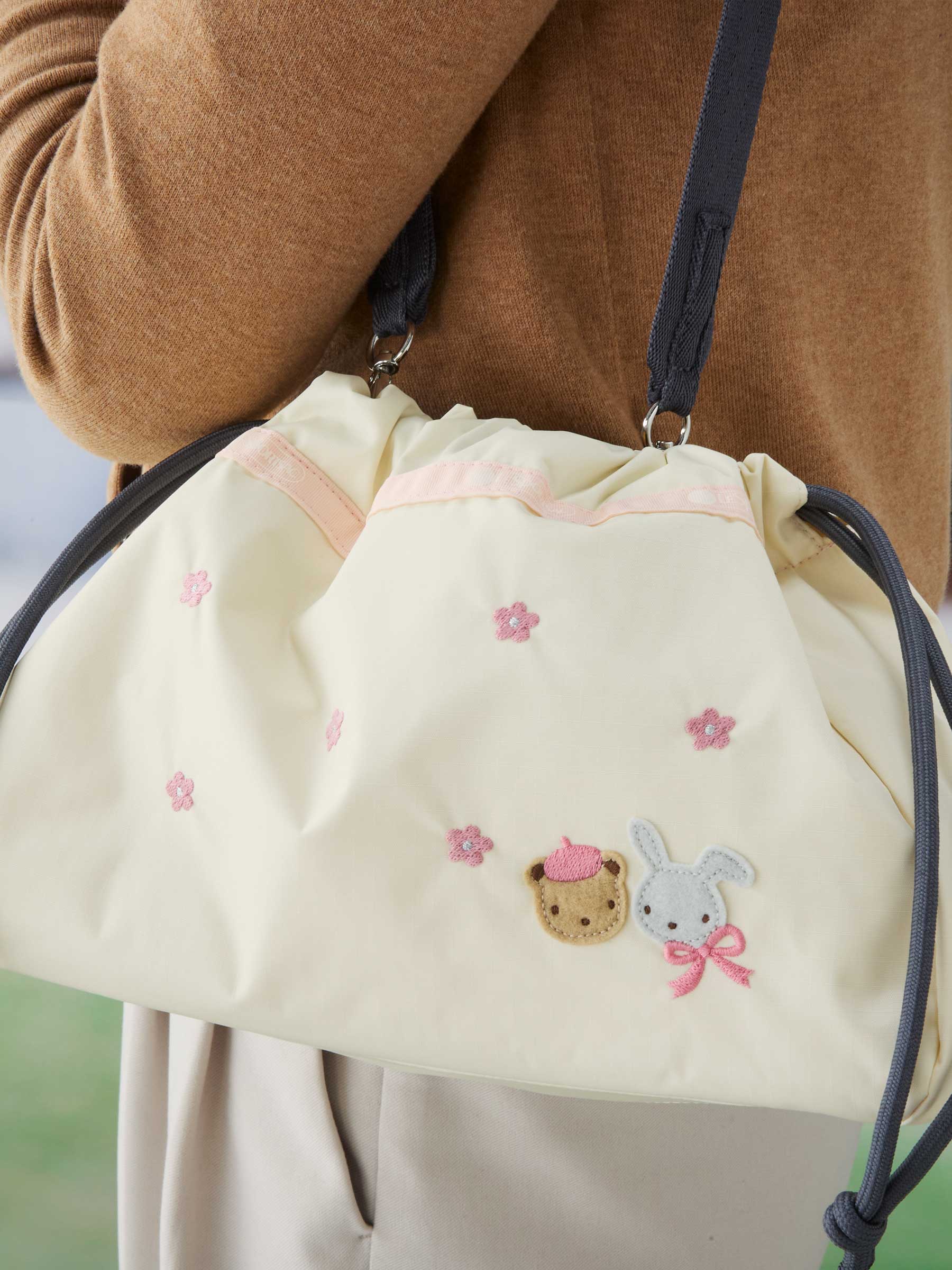 ショルダーバッグ〈LeSportsac × familiar〉