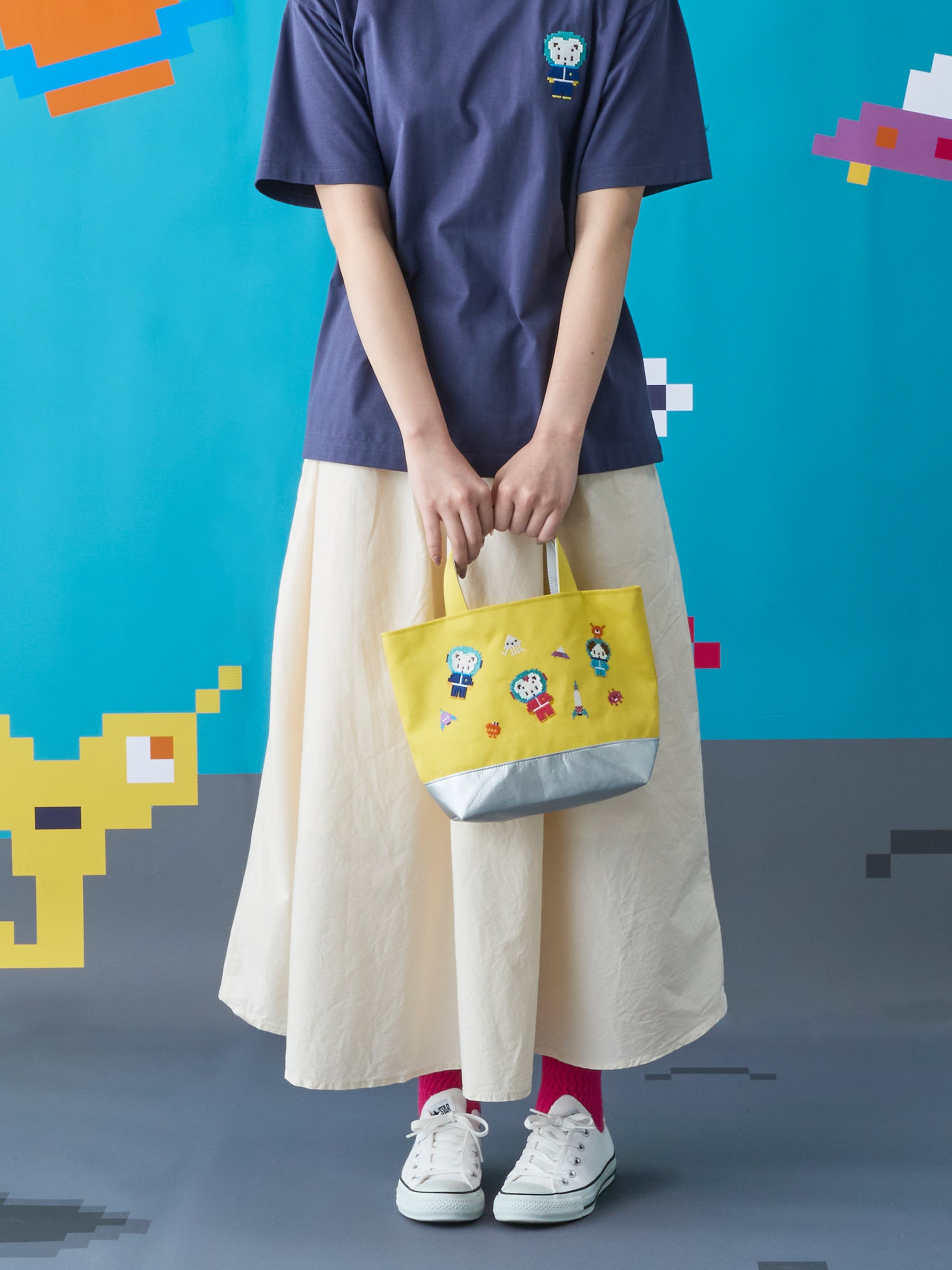 ファミリアトート 新品未使用 ファミリアfamiliar 刺繍 ブルー デニス トート