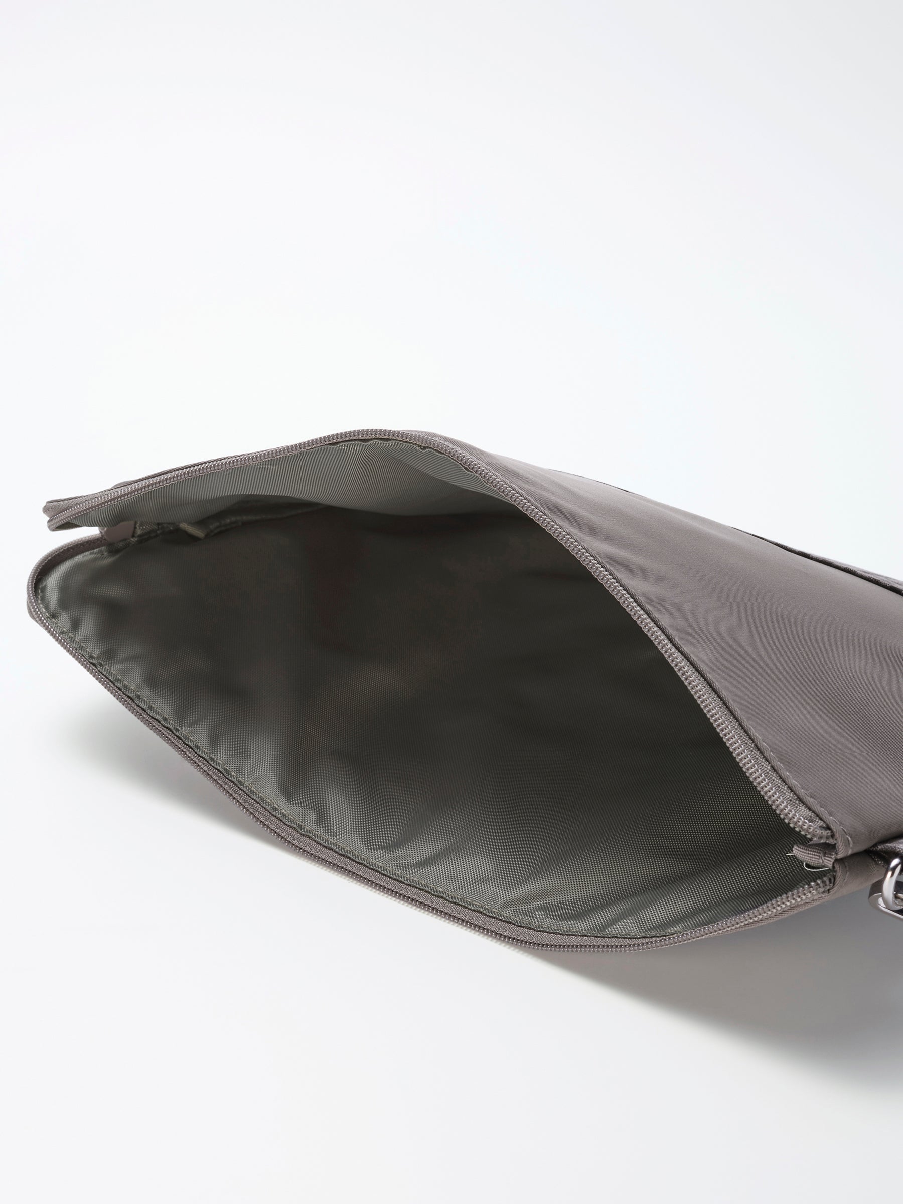 マルチポーチ〈ライフスタイルショップ先行販売〉