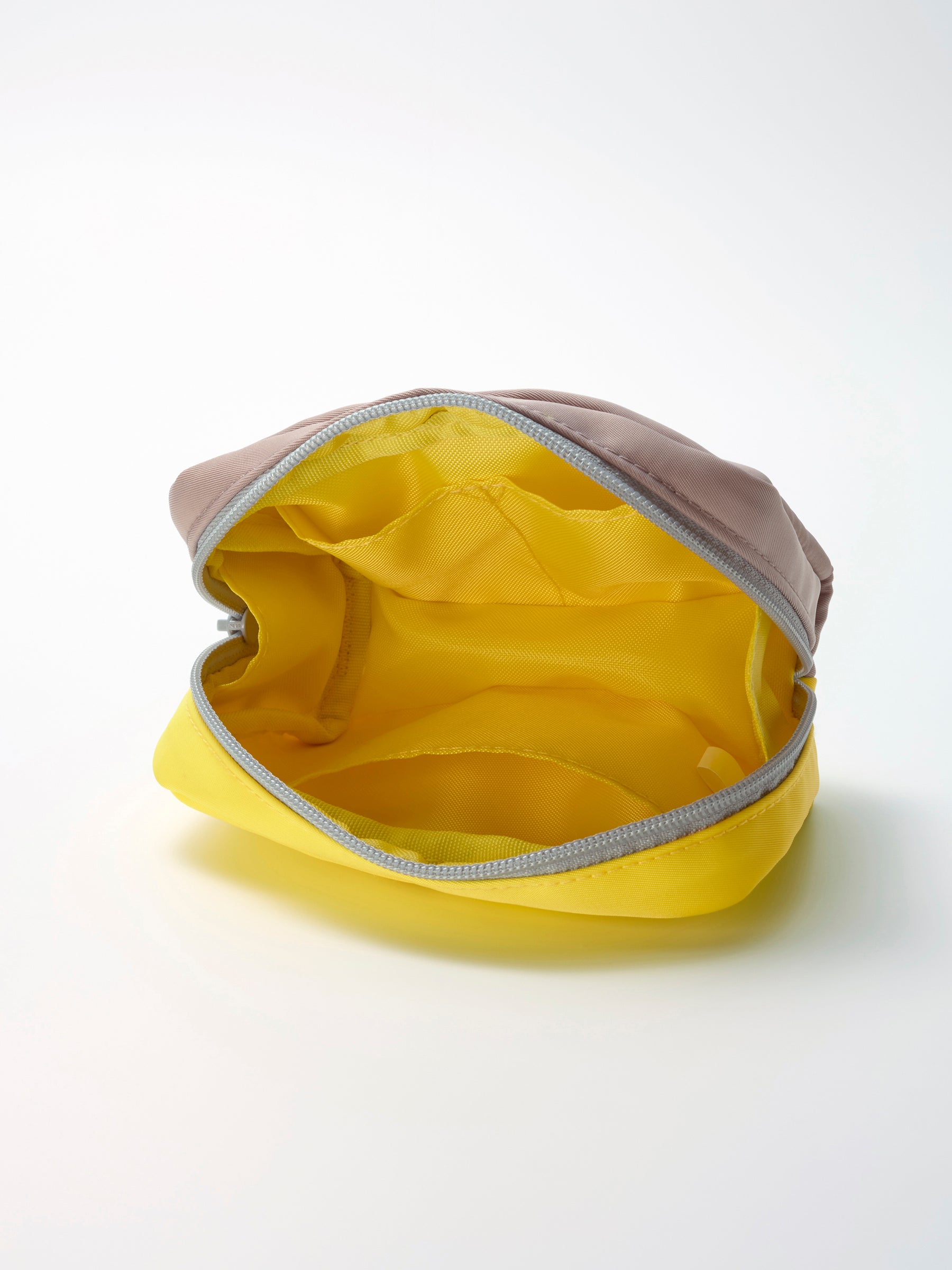 ポーチ〈ライフスタイルショップ先行販売〉