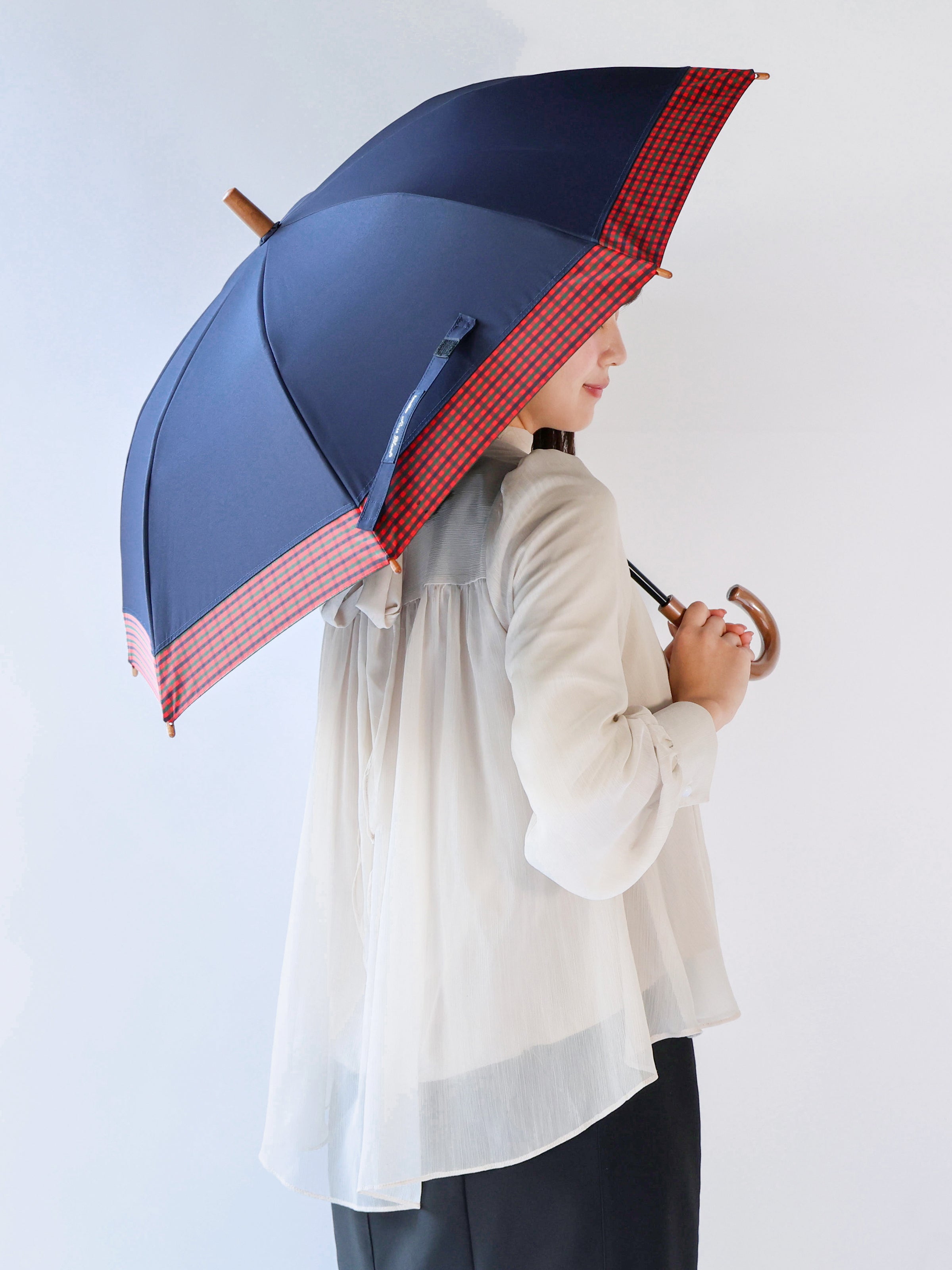 日傘〈Rose Blanc × familiar〉　芦屋ロサブラン　ファミリア 日傘〈Rose Blanc × familiar〉 | ファミリア公式サイト