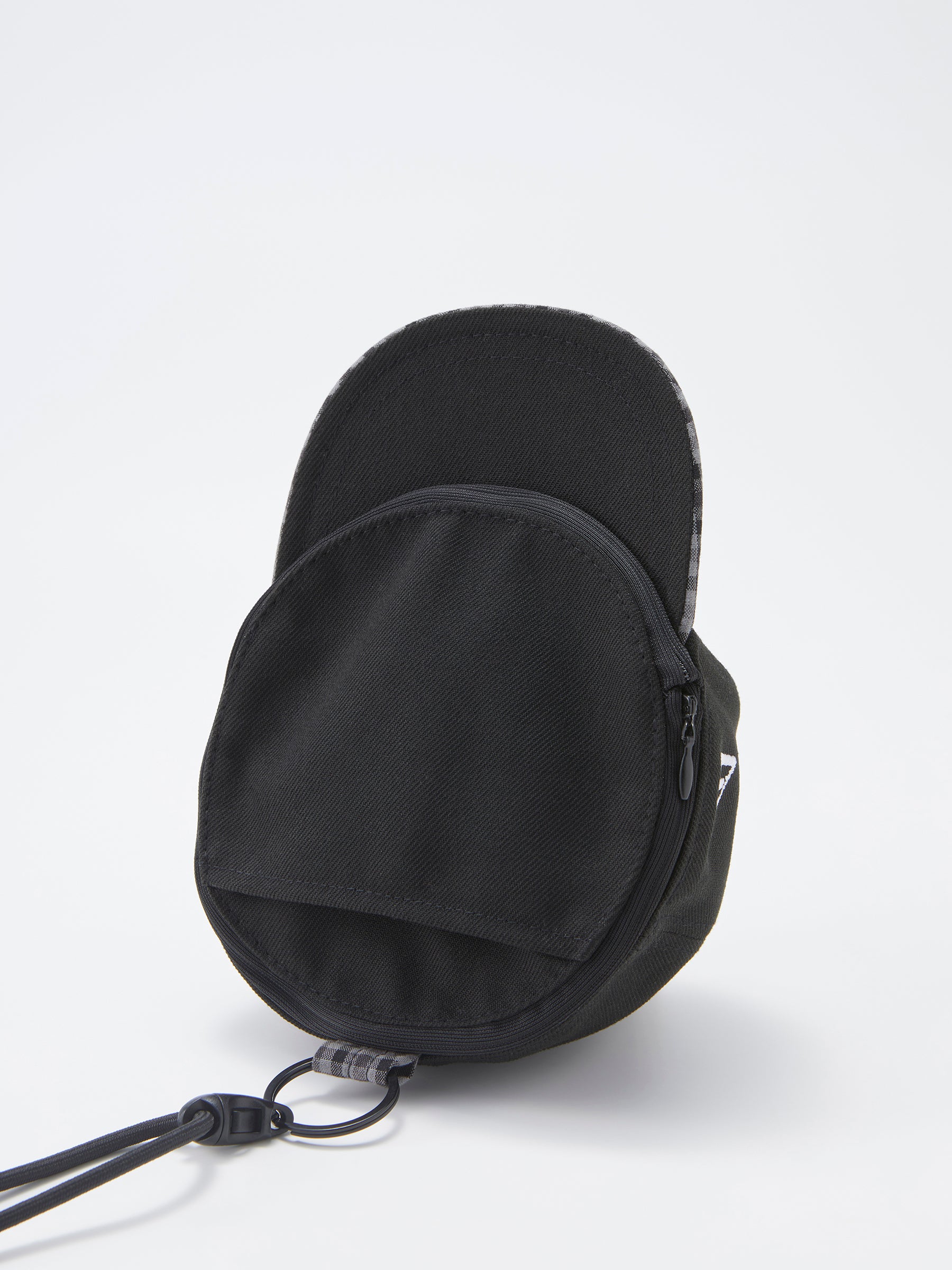 ポシェット〈NEW ERA® × familiar〉