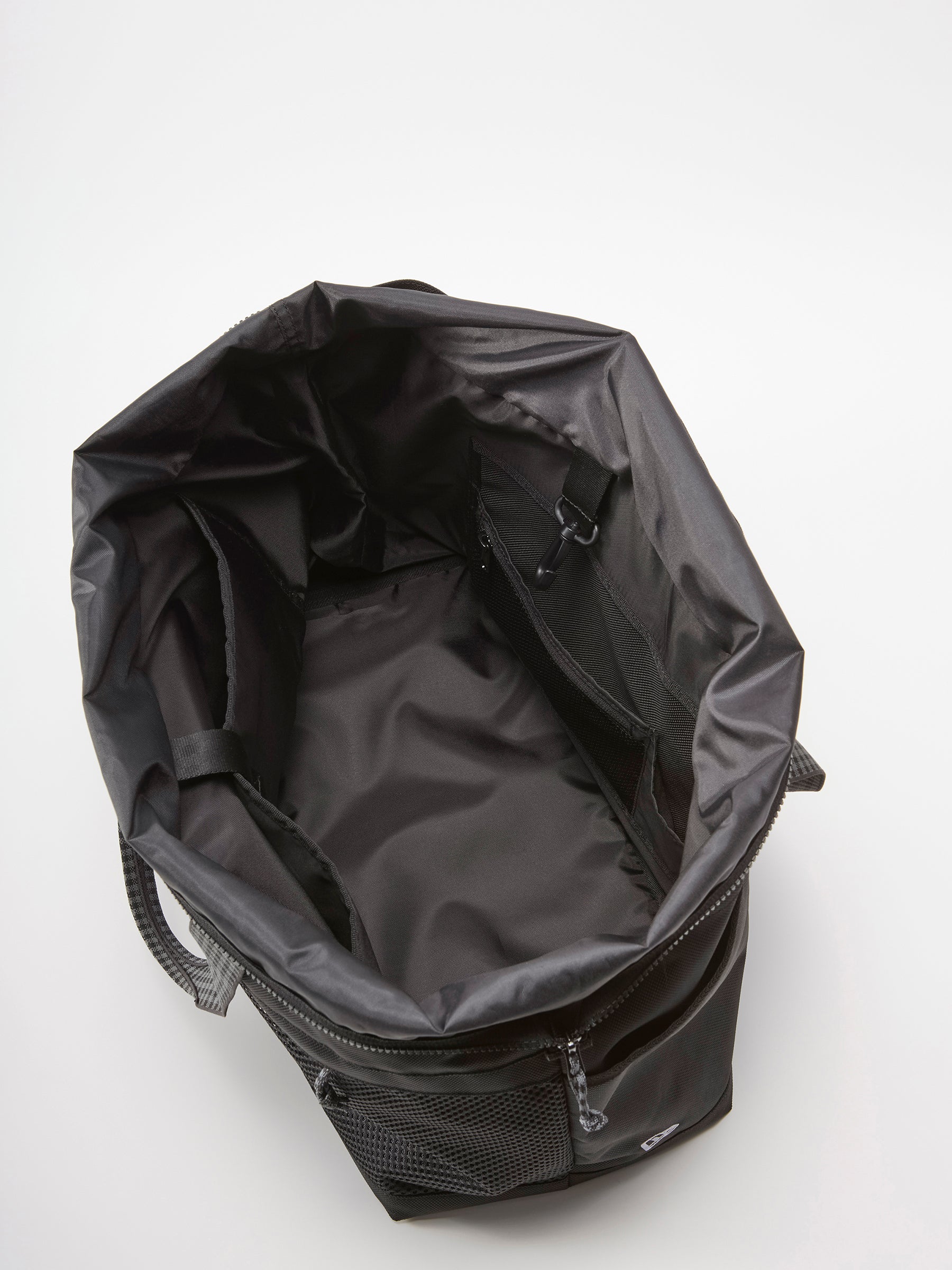 バッグ〈NEW ERA® × familiar〉