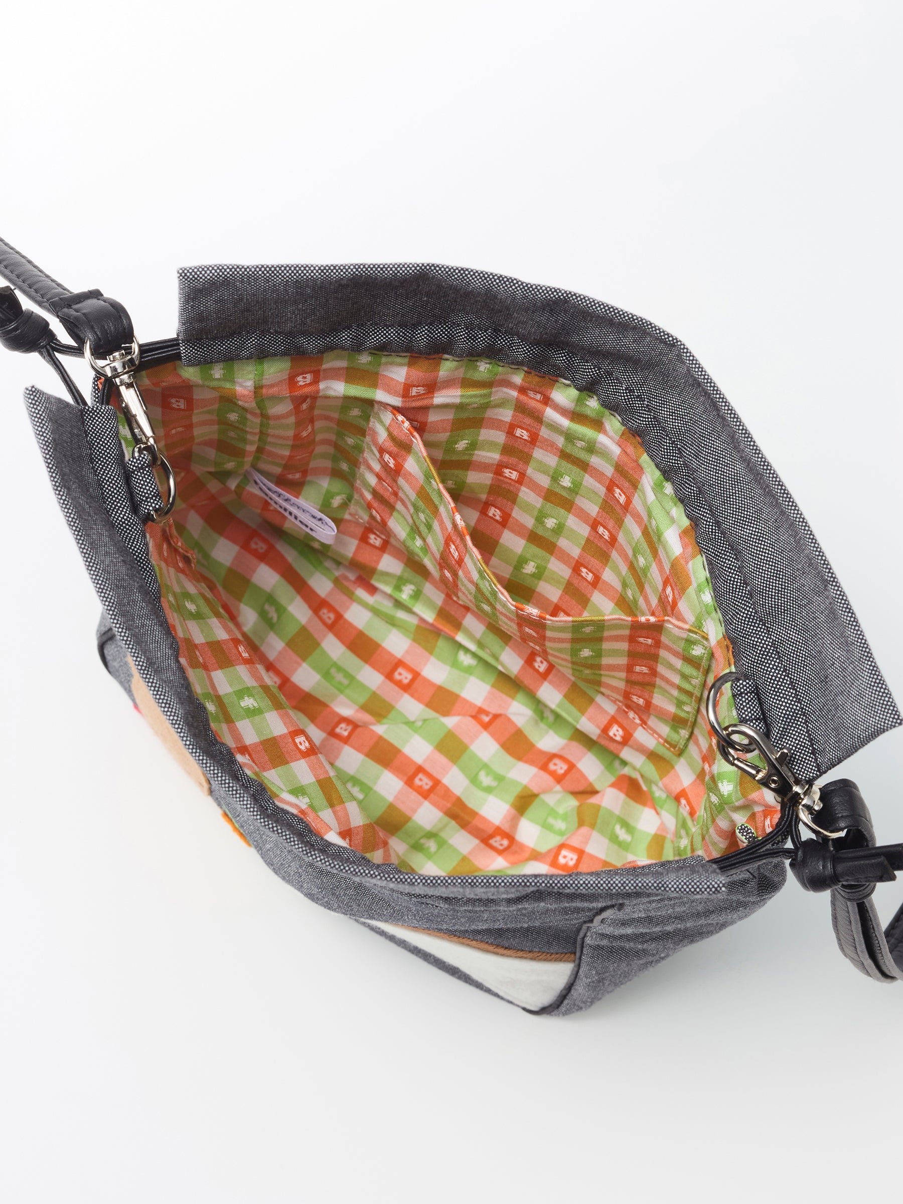 ショルダーバッグ〈BEAMS JAPAN × familiar〉 | ファミリア公式サイト