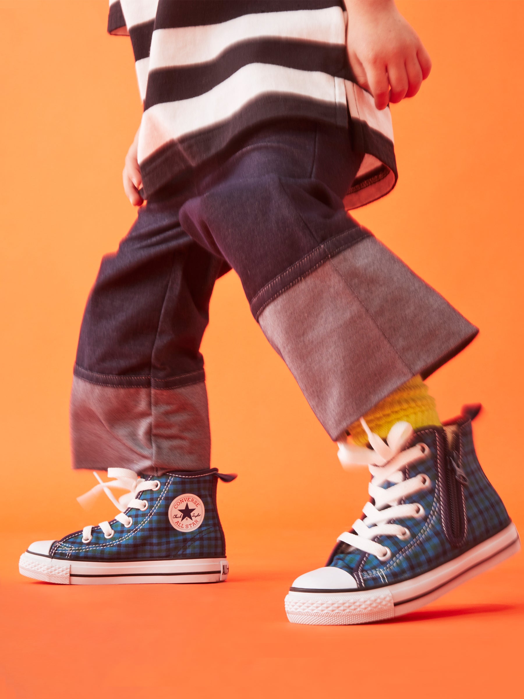 スニーカー(CHILD ALL STAR N Z HI / FM)〈CONVERSE × familiar〉