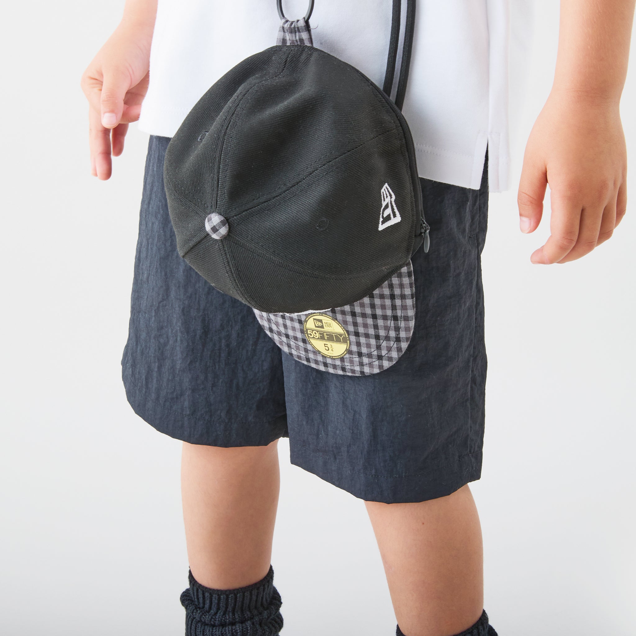 【新品タグ付】familiar × NEW ERA ポシェット　☆完売 ポシェット〈NEW ERA® × familiar〉 | ファミリア公式サイト