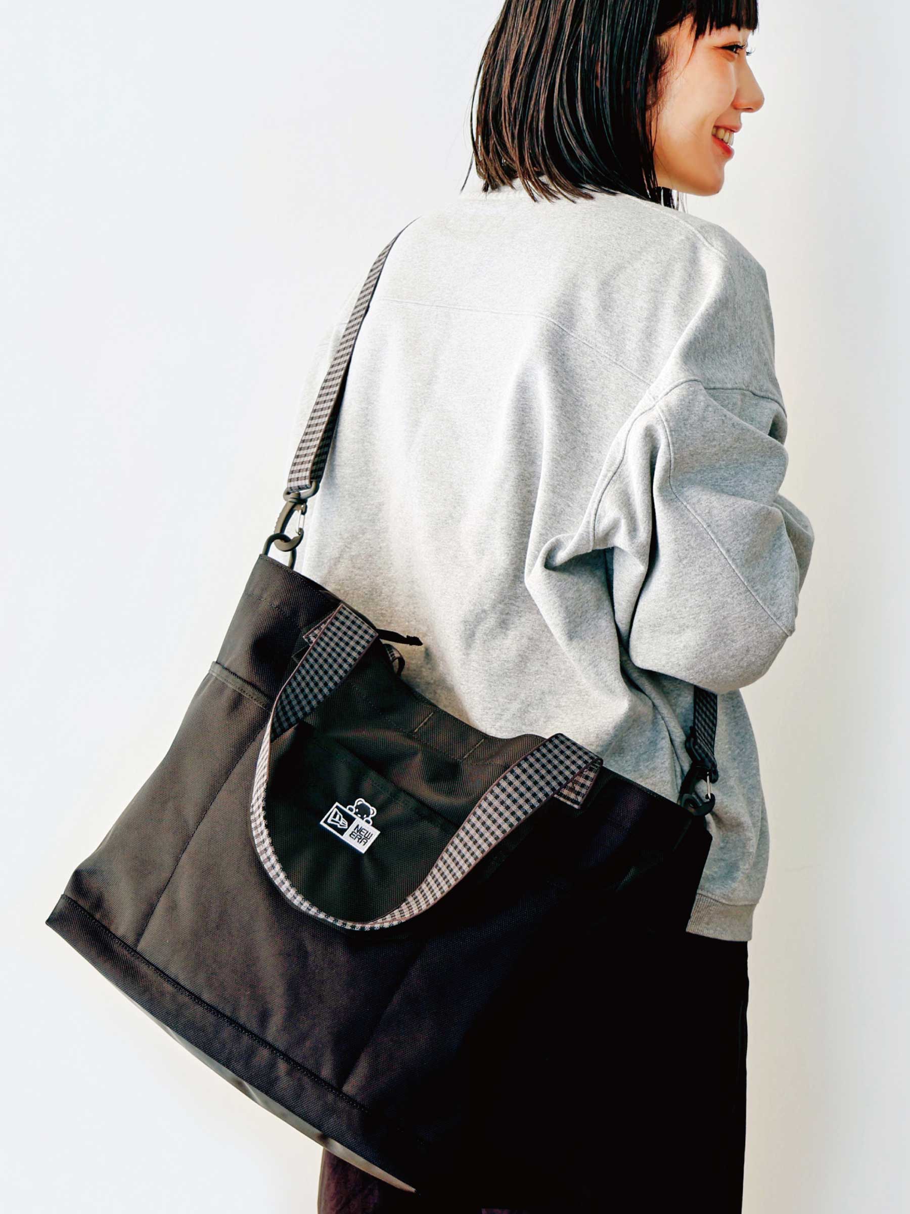 バッグ〈NEW ERA® × familiar〉