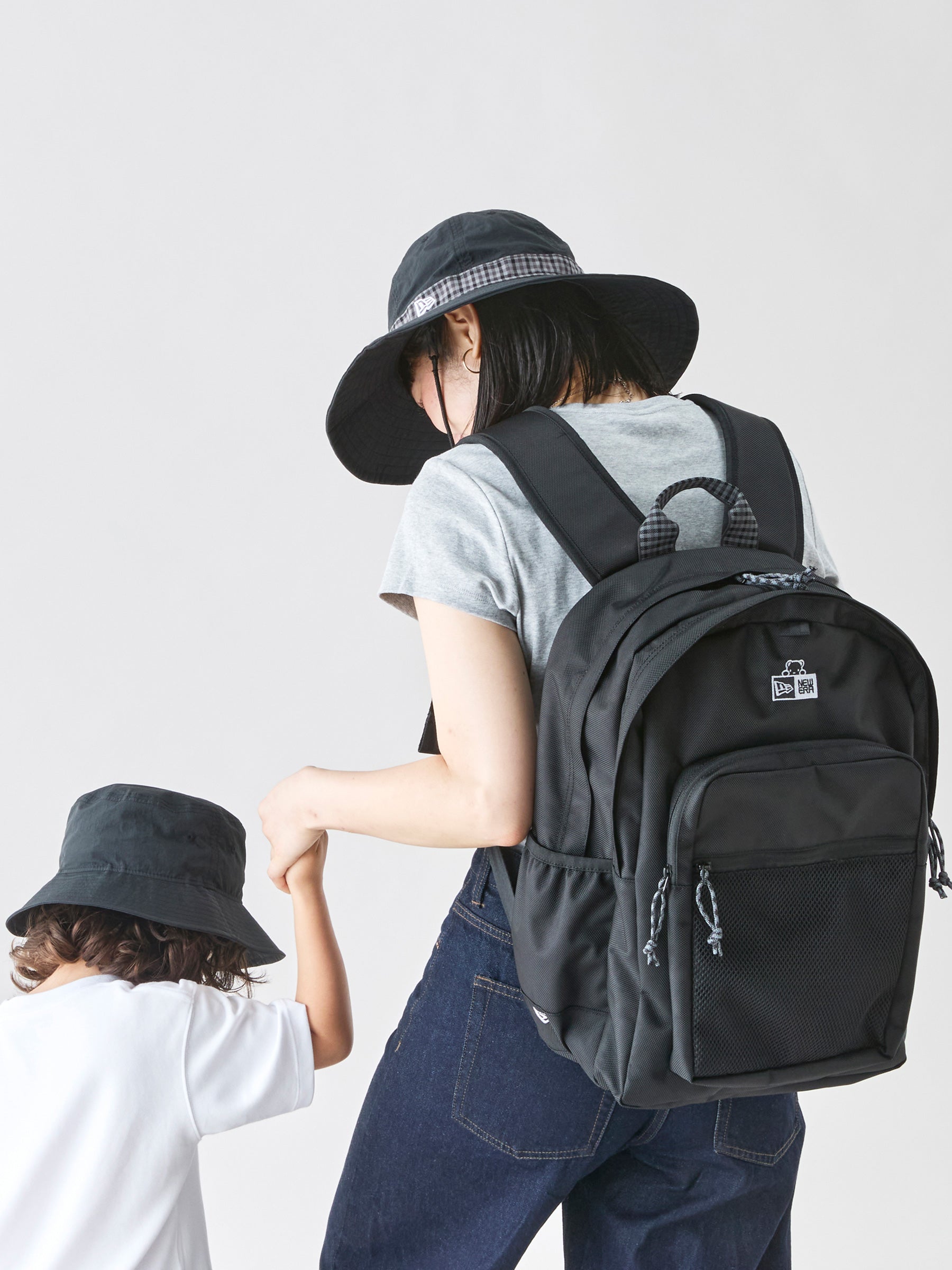 リュックサック〈NEW ERA® × familiar〉