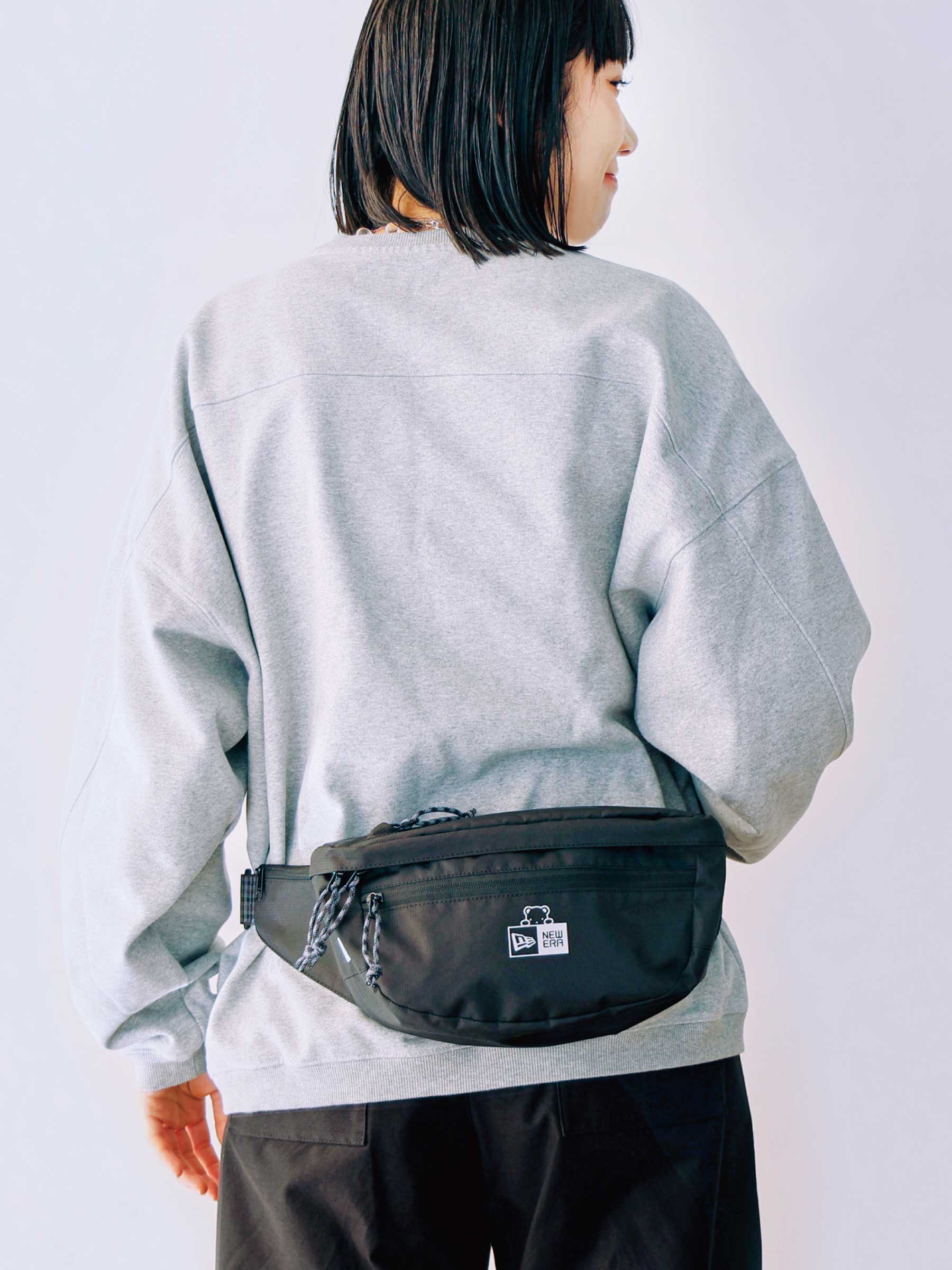 ボディバッグ〈NEW ERA® × familiar〉